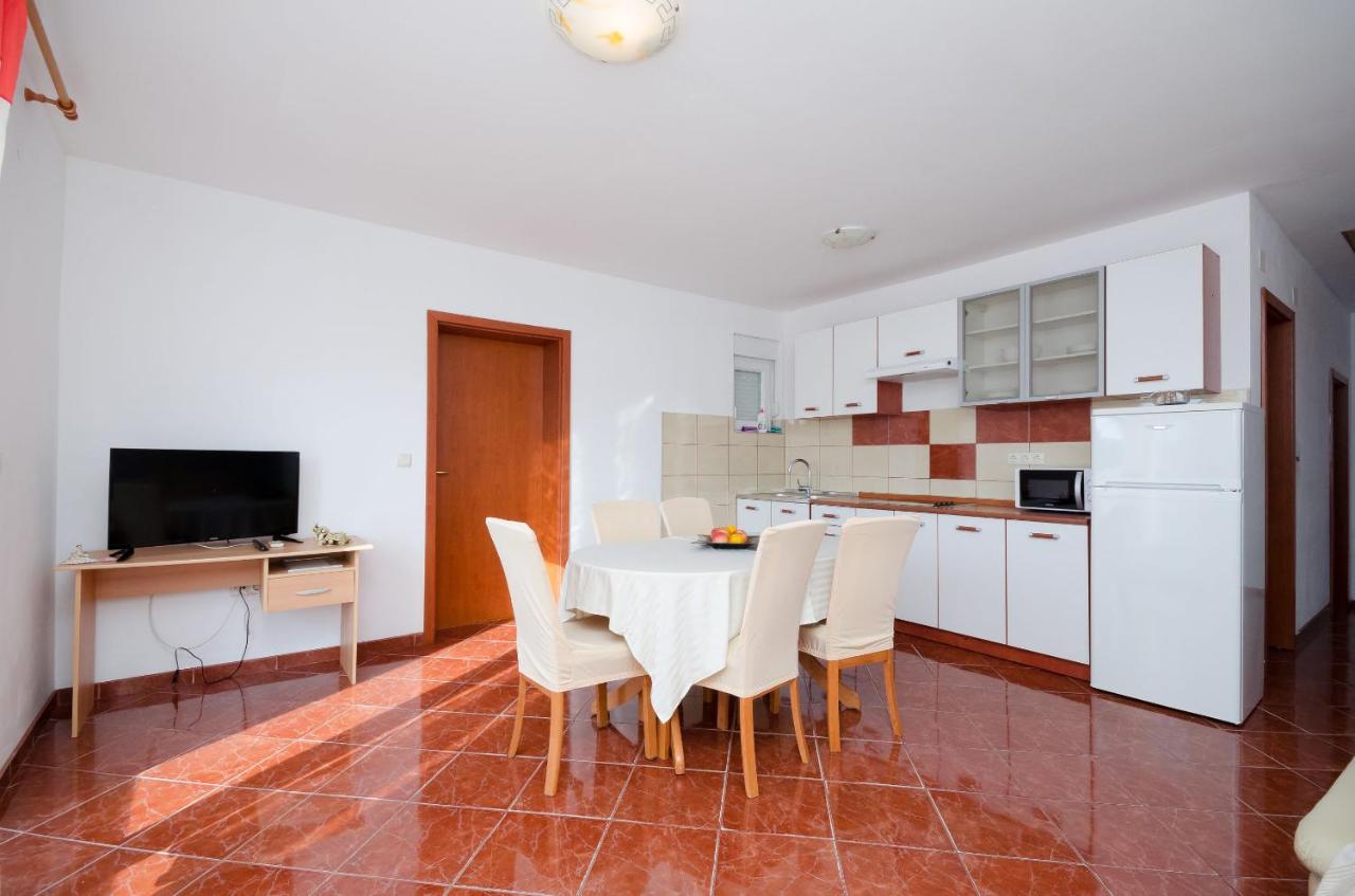 Apartments Pela Lopar Εξωτερικό φωτογραφία