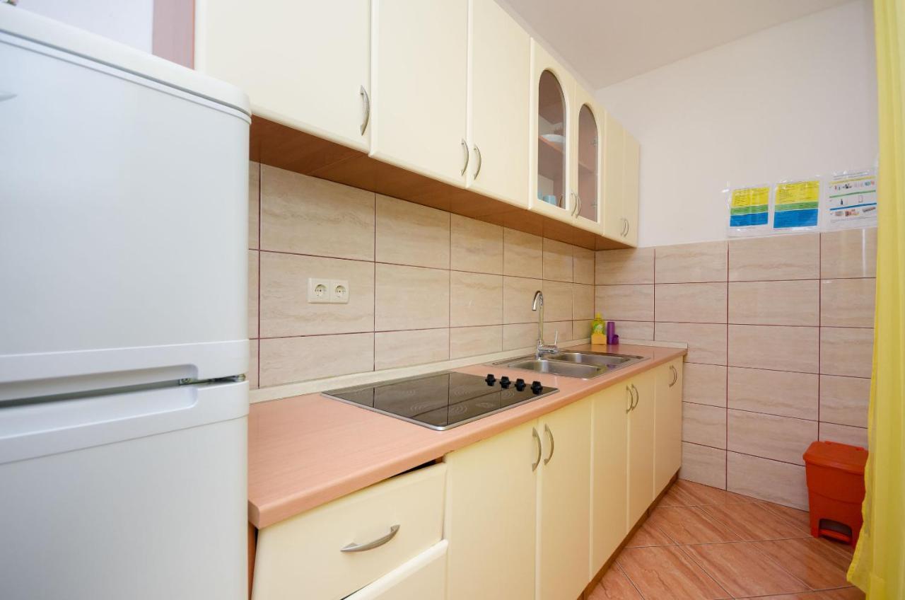 Apartments Pela Lopar Εξωτερικό φωτογραφία