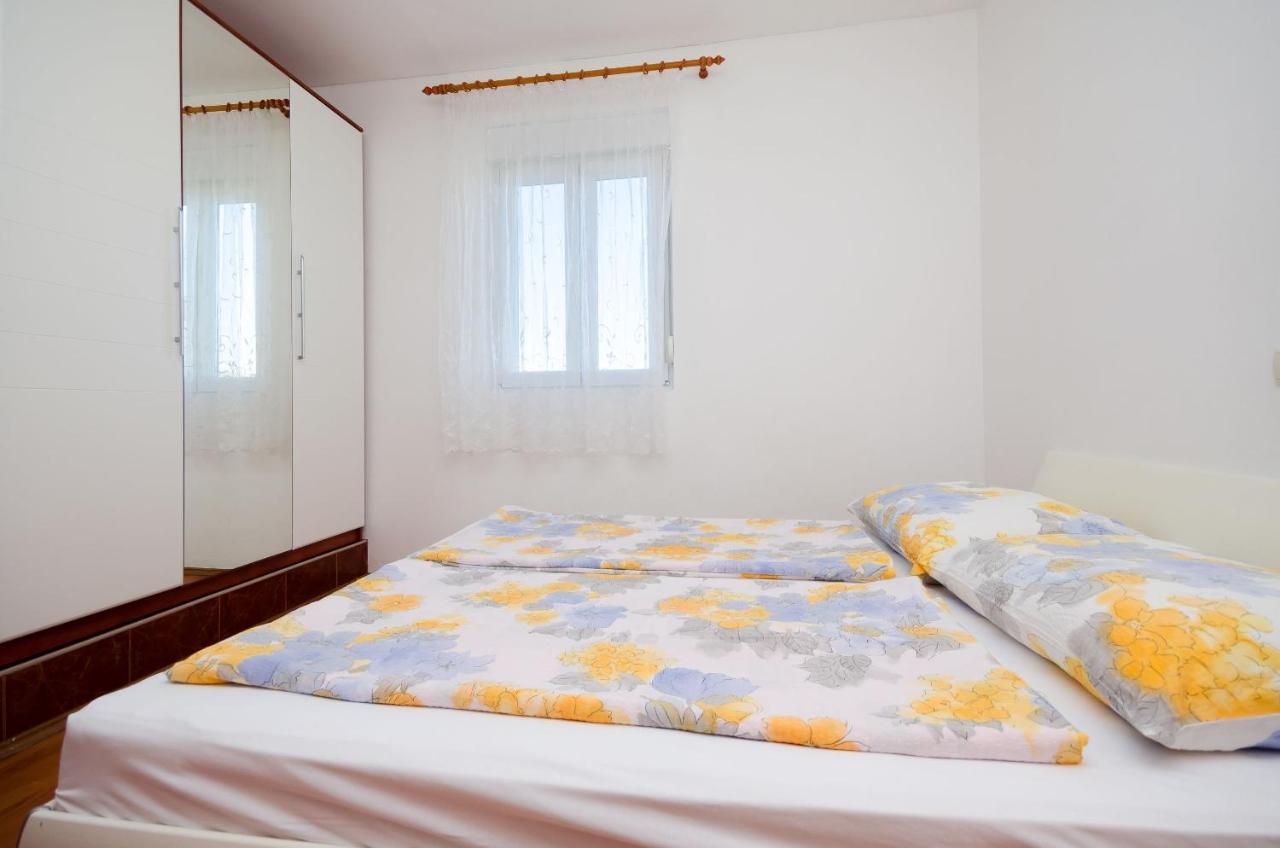 Apartments Pela Lopar Εξωτερικό φωτογραφία