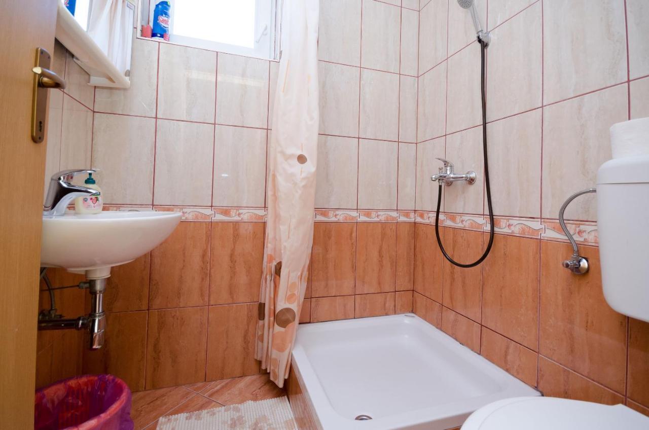 Apartments Pela Lopar Εξωτερικό φωτογραφία