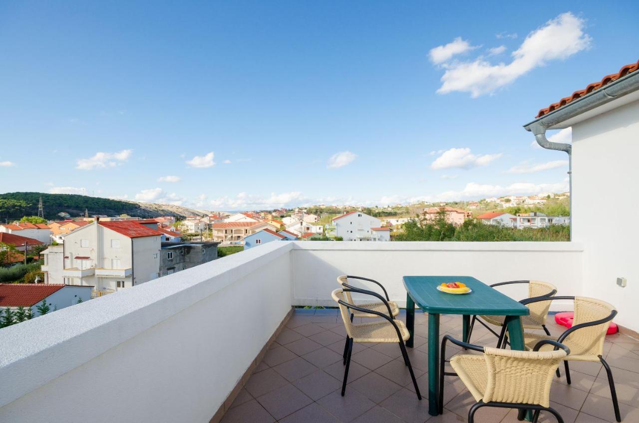 Apartments Pela Lopar Εξωτερικό φωτογραφία