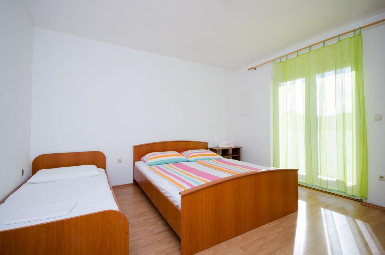 Apartments Pela Lopar Εξωτερικό φωτογραφία