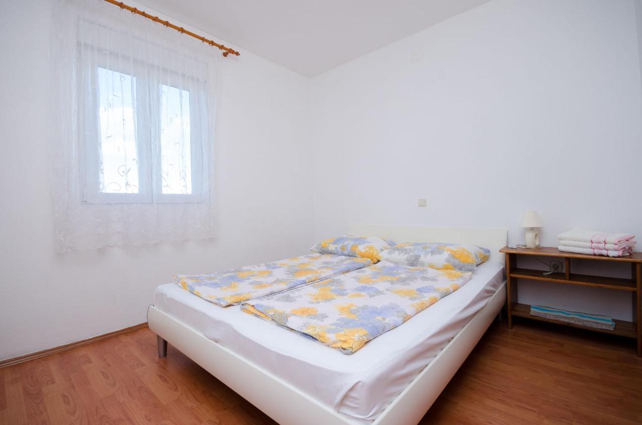 Apartments Pela Lopar Εξωτερικό φωτογραφία