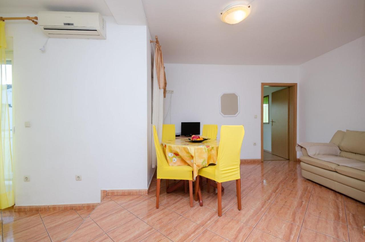 Apartments Pela Lopar Εξωτερικό φωτογραφία