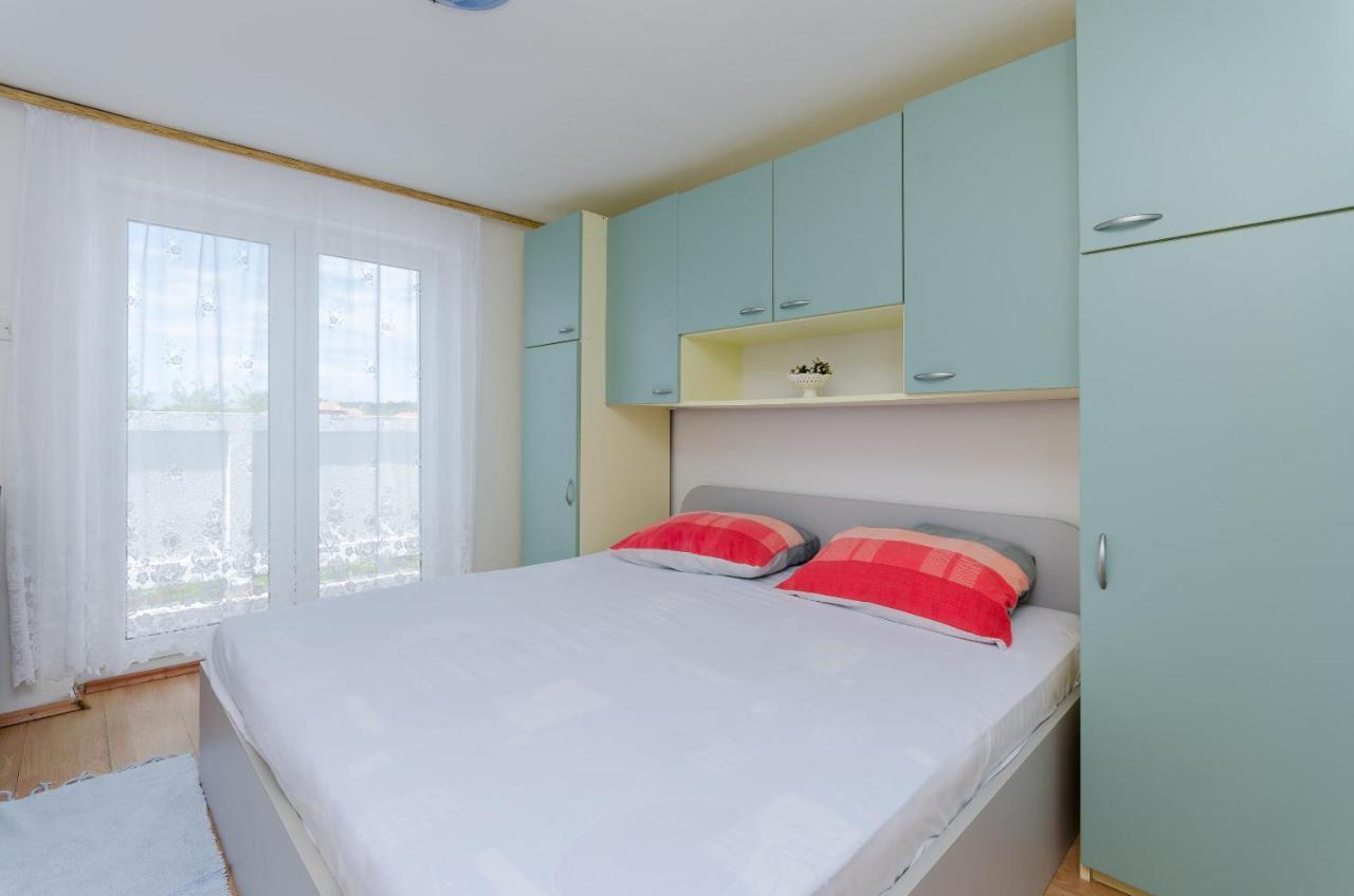 Apartments Pela Lopar Εξωτερικό φωτογραφία