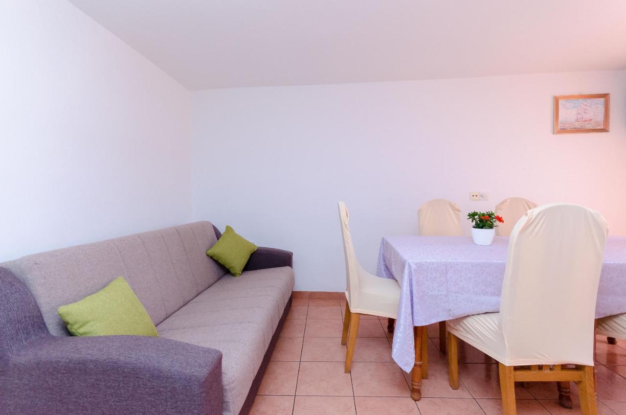 Apartments Pela Lopar Εξωτερικό φωτογραφία