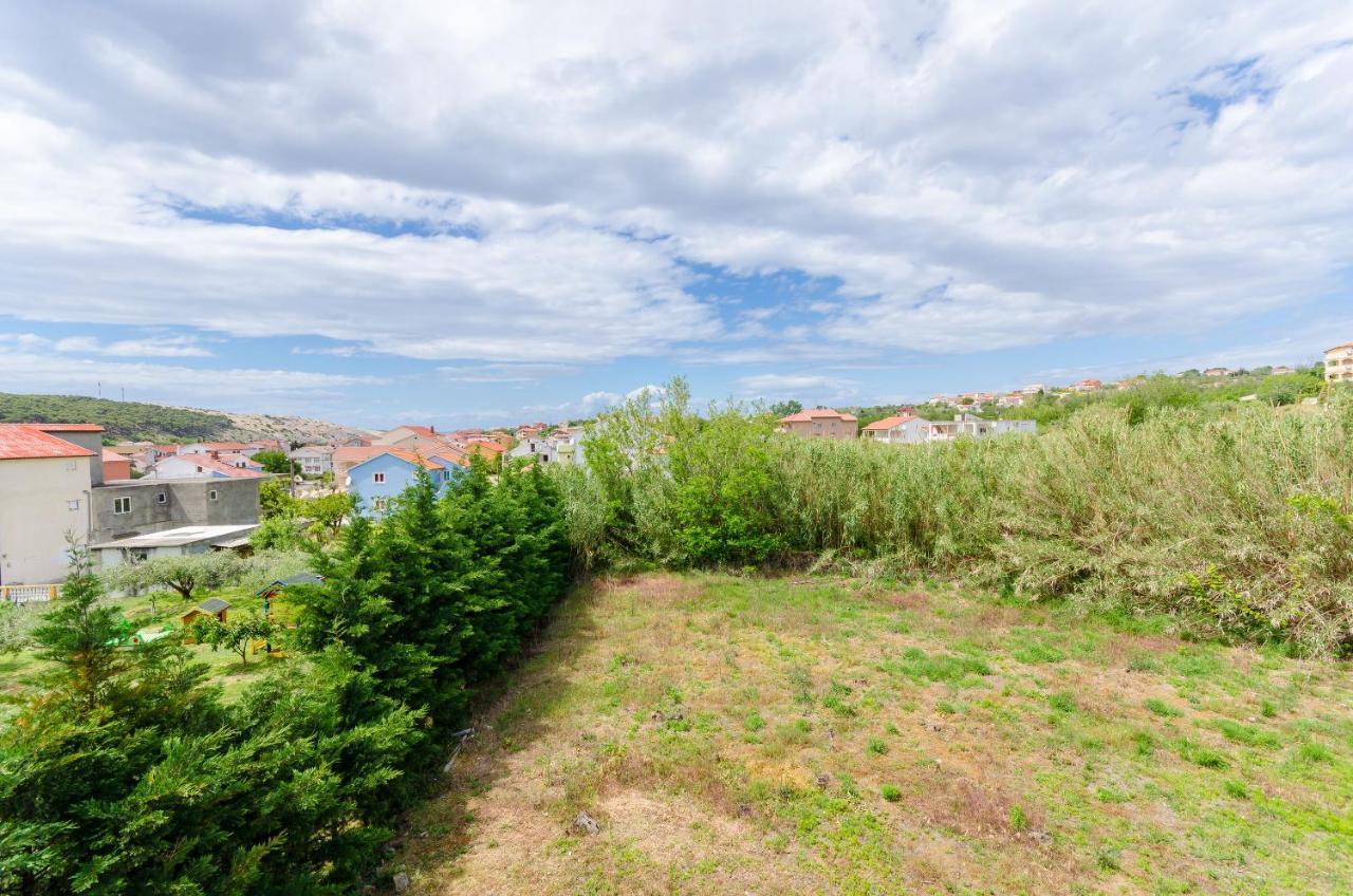 Apartments Pela Lopar Εξωτερικό φωτογραφία