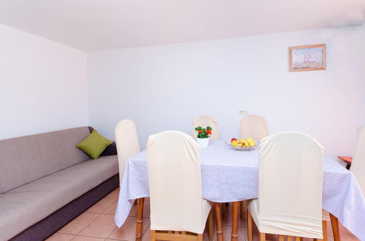 Apartments Pela Lopar Εξωτερικό φωτογραφία