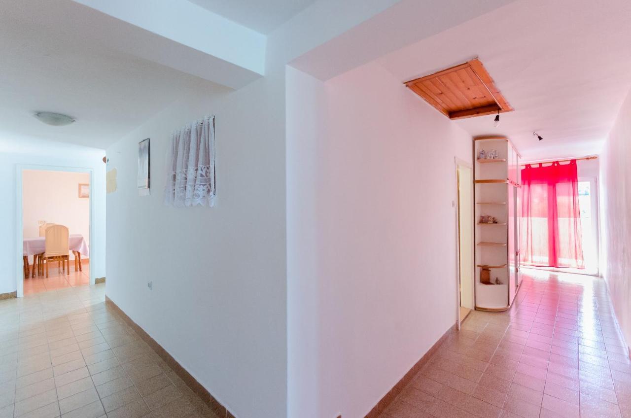 Apartments Pela Lopar Εξωτερικό φωτογραφία