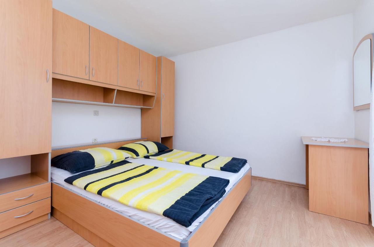 Apartments Pela Lopar Εξωτερικό φωτογραφία