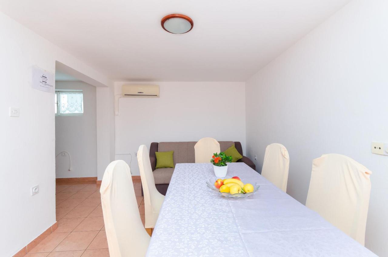 Apartments Pela Lopar Εξωτερικό φωτογραφία